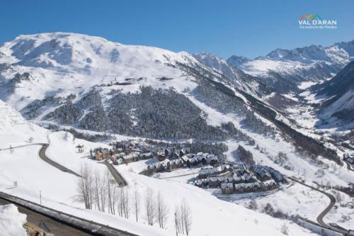 BAQUEIRA PUEBLO INVIERNO @val d'aran photos